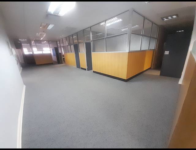 689M² OFFICE RENTED IN WALMER